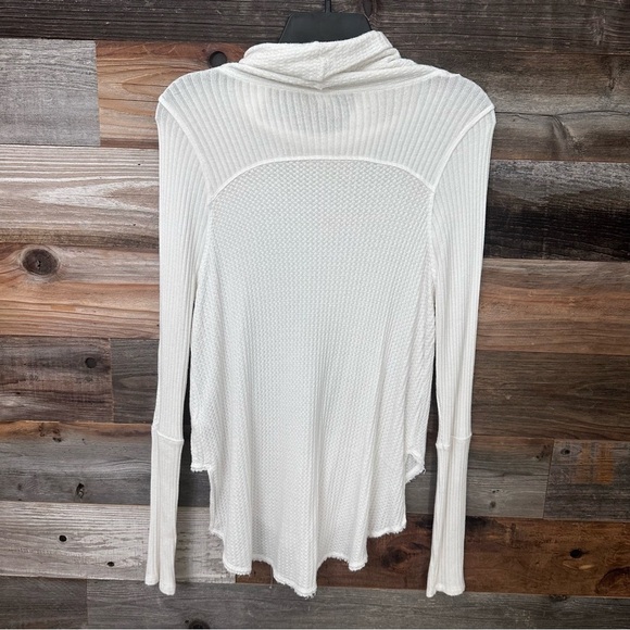 FREE PEOPLE Kristina Drippy Thermal Sweater Top High Low Hem Rayon White  XS - Picture 7 of 8